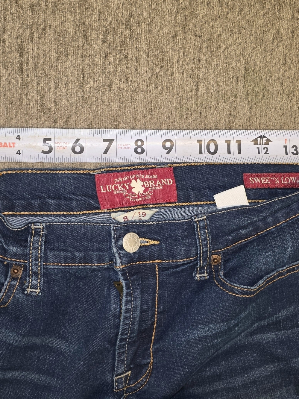 Lucky Brand's Classic Dark Blue Women's Bootcut Jeans Size 8 - Picture 3 of 5